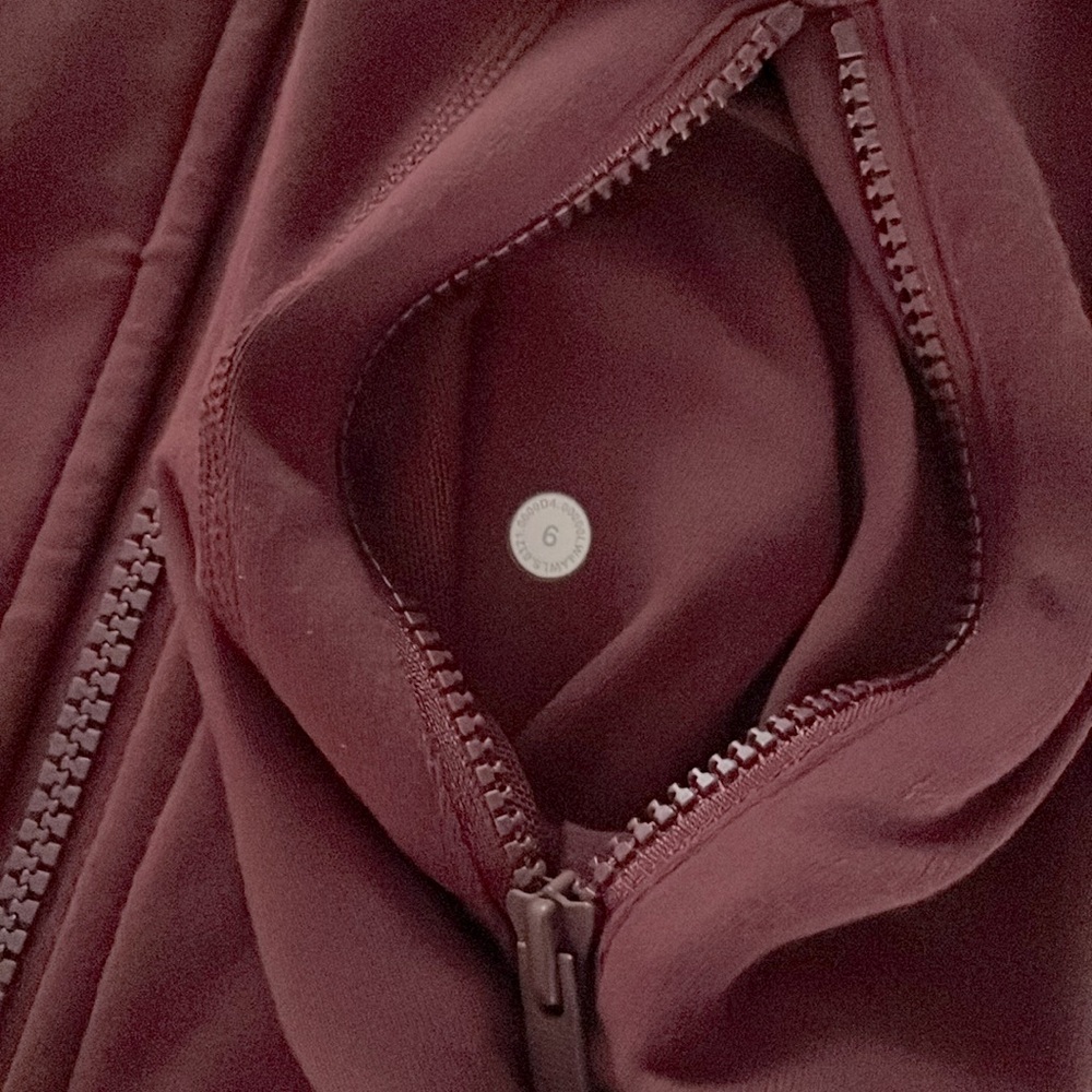 Lululemon Define Jacket
Red Merlot Size 6 - Picture 12 of 12